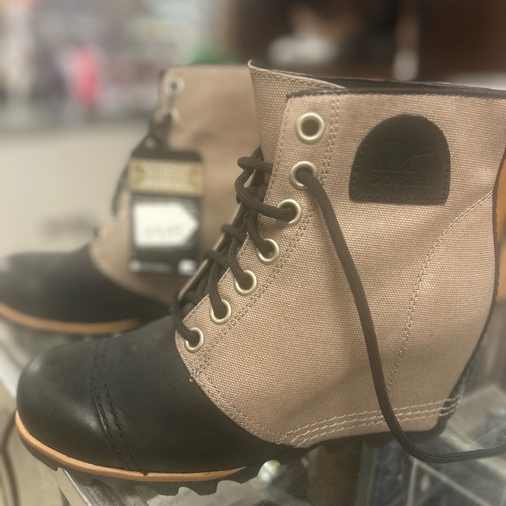 Size 9 Woman’s Sorel waterproof boots